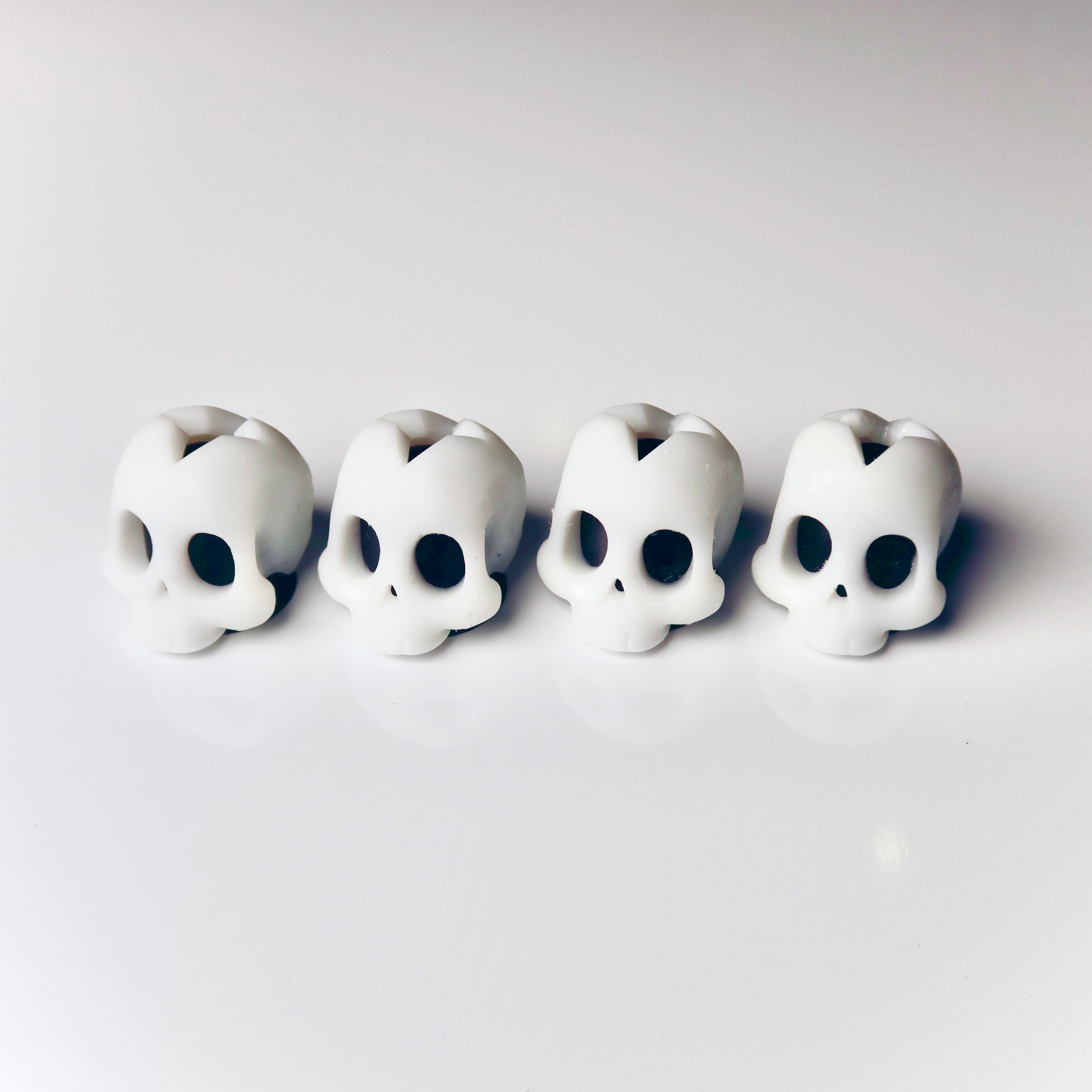 Skully (Color) | Black