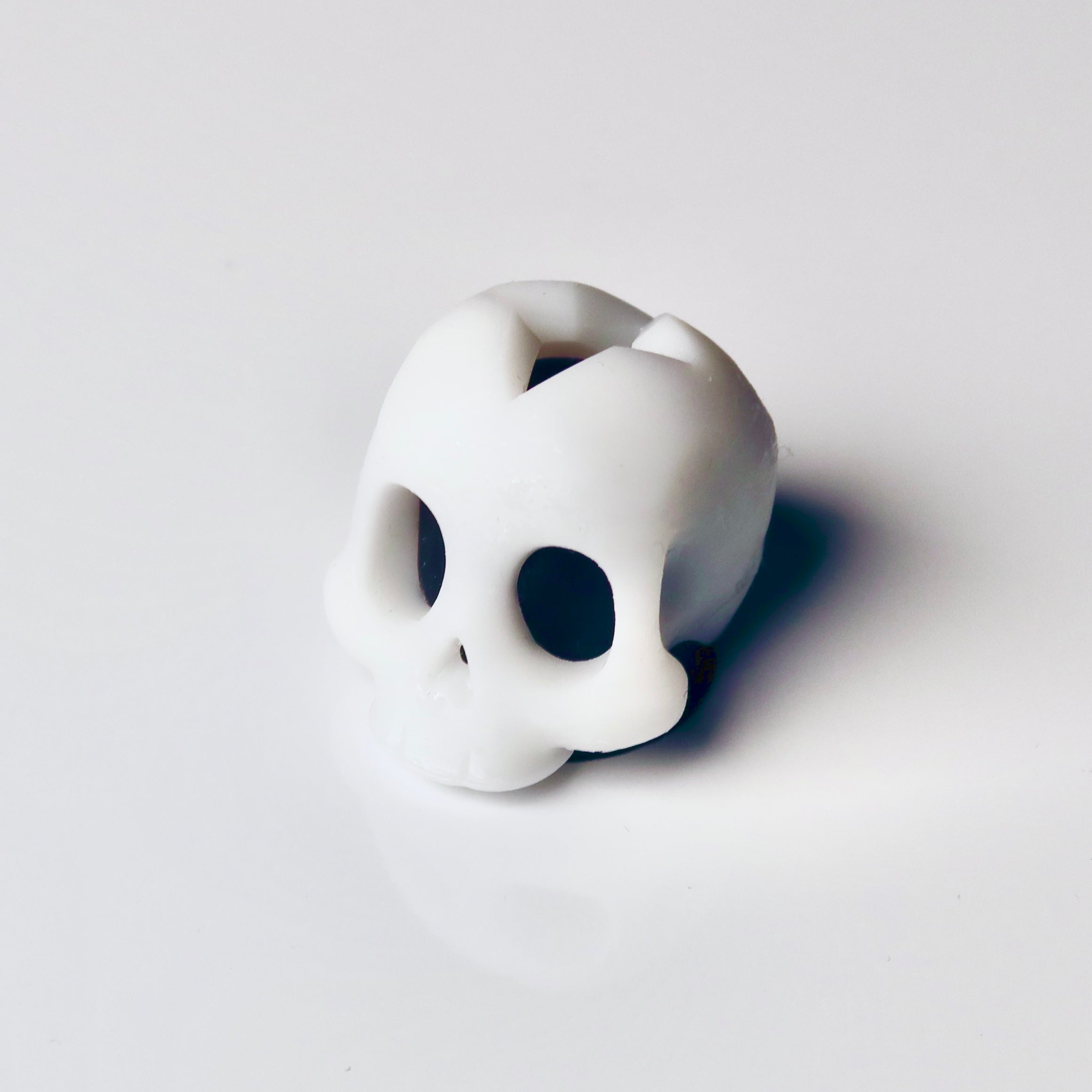 Skully (Color) | Black